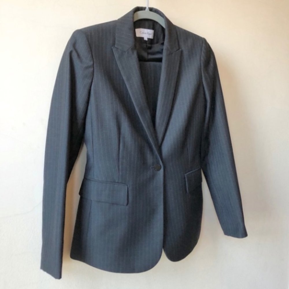 Calvin Klein Women’s Pinstriped Pant Suit Size 2